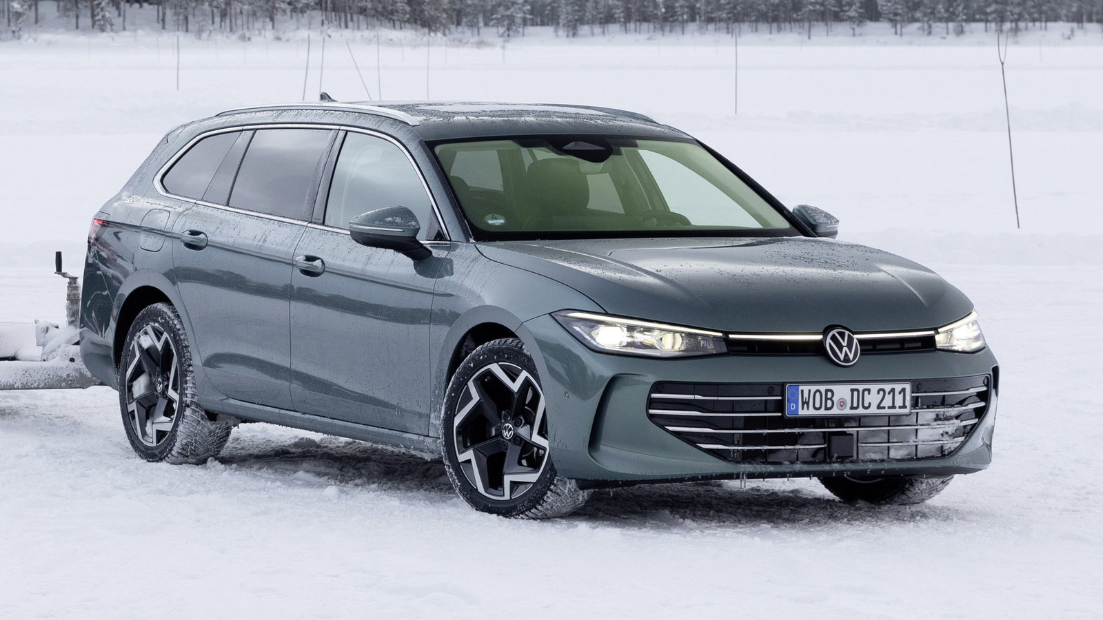 VW Passat 2.0 TSI 4Motion - front